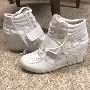 Refresh wedge high top tennis shoes
